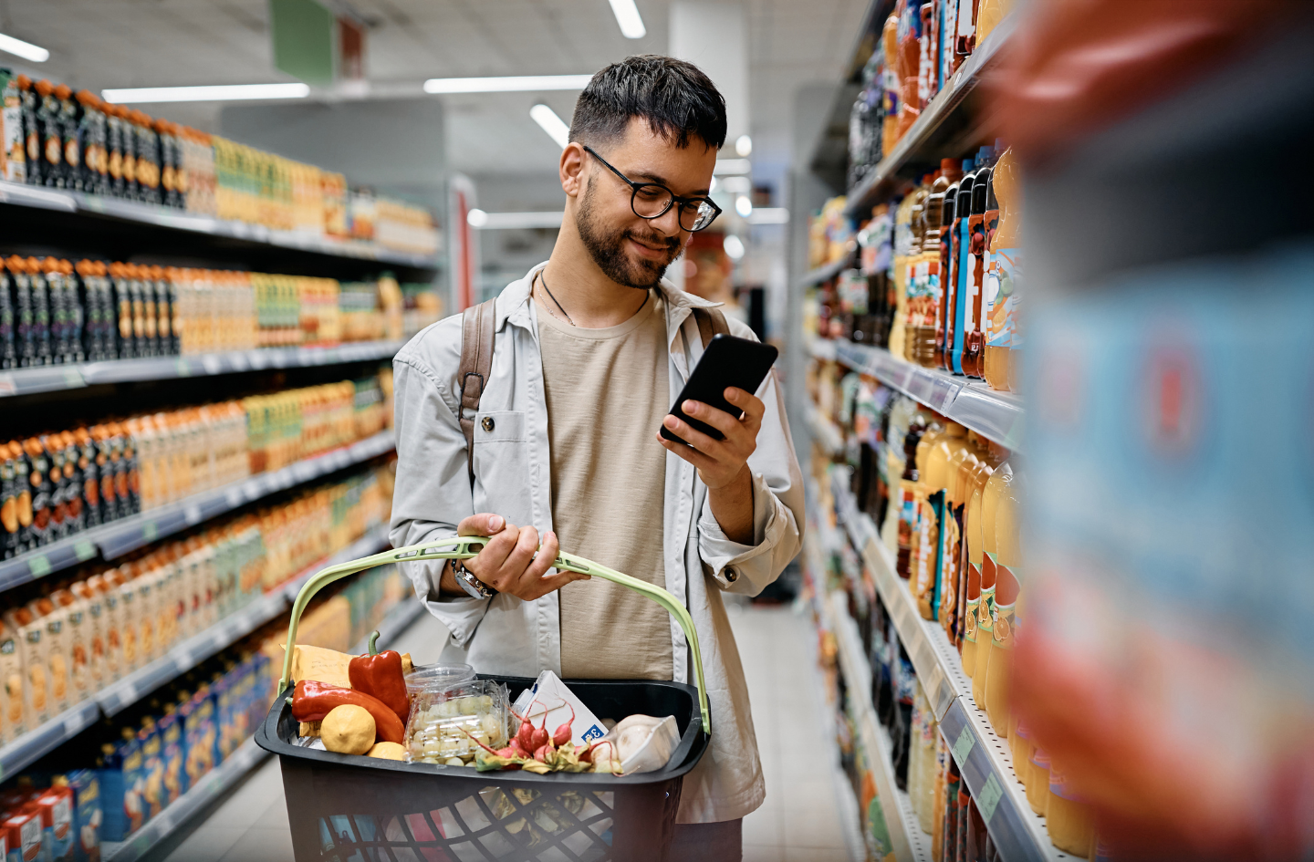 Sequential messaging in social media marketing